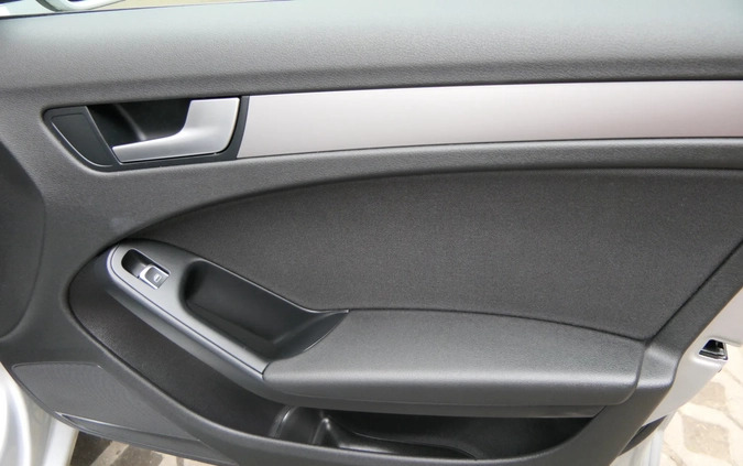 Audi A4 cena 43999 przebieg: 235000, rok produkcji 2013 z Orzesze małe 631